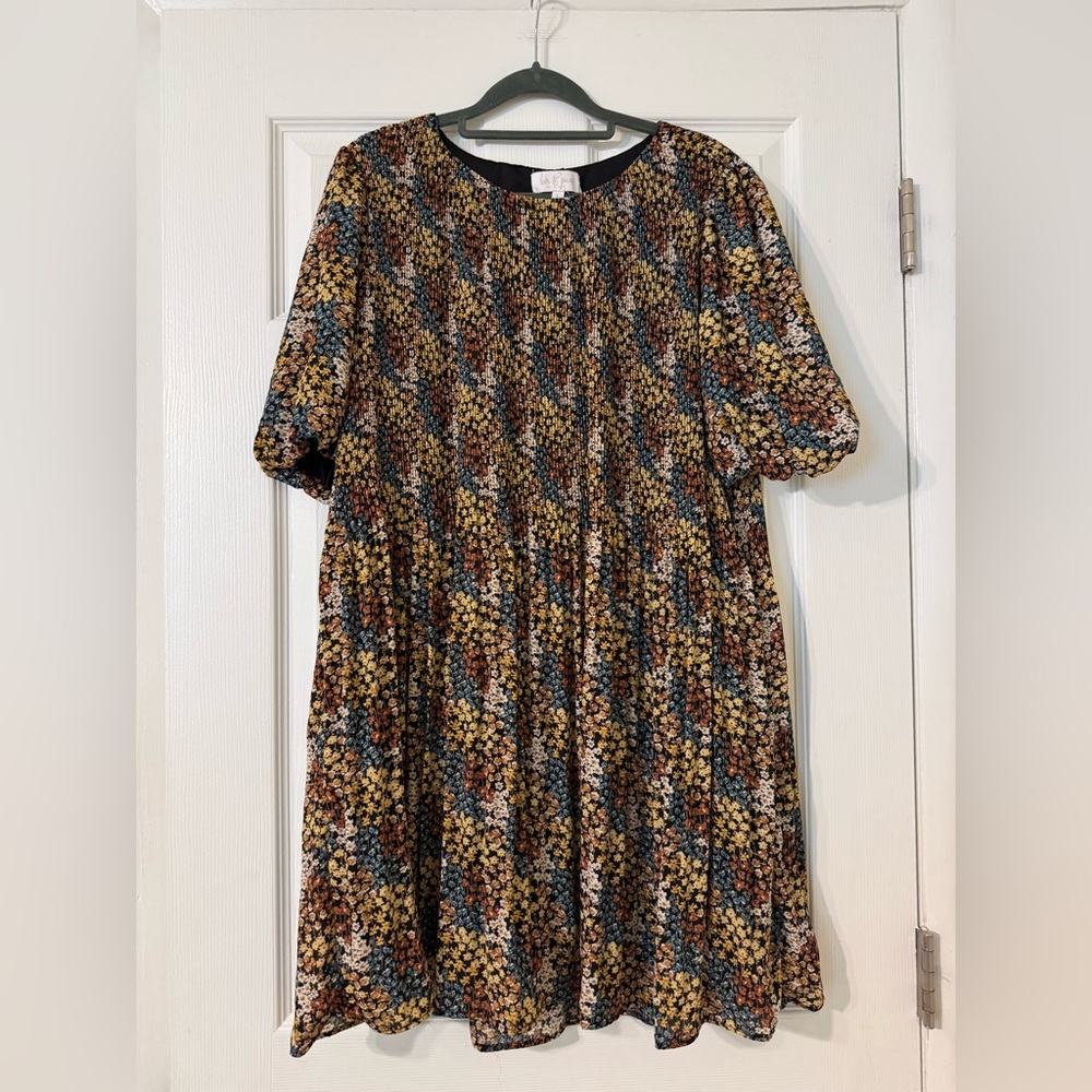 Floral Pattern Flattering Puff Sleeve Dress